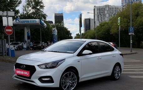Hyundai Solaris II рестайлинг, 2018 год, 1 000 000 рублей, 1 фотография