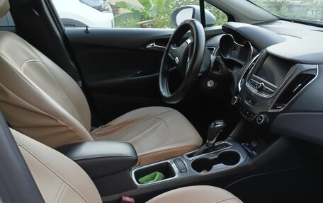 Chevrolet Cruze II, 2018 год, 900 000 рублей, 2 фотография