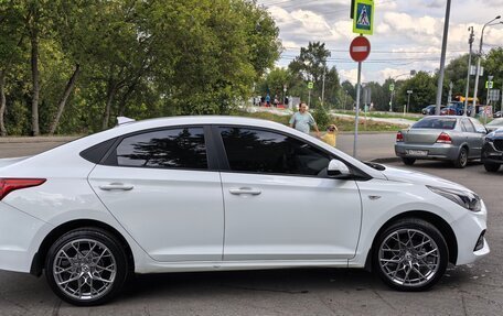 Hyundai Solaris II рестайлинг, 2018 год, 1 000 000 рублей, 6 фотография