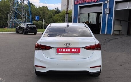 Hyundai Solaris II рестайлинг, 2018 год, 1 000 000 рублей, 4 фотография