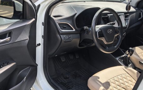 Hyundai Solaris II рестайлинг, 2018 год, 1 000 000 рублей, 9 фотография