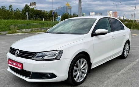 Volkswagen Jetta VI, 2013 год, 1 000 000 рублей, 1 фотография