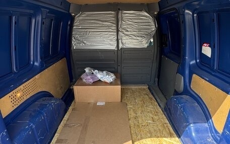Volkswagen Caddy III рестайлинг, 2006 год, 610 000 рублей, 18 фотография