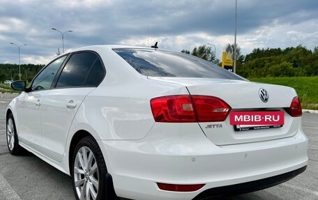 Volkswagen Jetta VI, 2013 год, 1 000 000 рублей, 4 фотография
