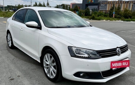 Volkswagen Jetta VI, 2013 год, 1 000 000 рублей, 2 фотография