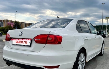 Volkswagen Jetta VI, 2013 год, 1 000 000 рублей, 3 фотография