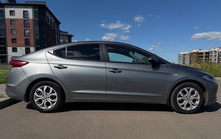 Hyundai Elantra VI рестайлинг, 2017 год, 1 200 000 рублей, 2 фотография