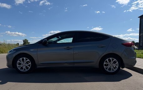 Hyundai Elantra VI рестайлинг, 2017 год, 1 200 000 рублей, 4 фотография