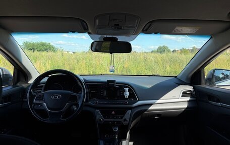 Hyundai Elantra VI рестайлинг, 2017 год, 1 200 000 рублей, 6 фотография