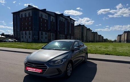 Hyundai Elantra VI рестайлинг, 2017 год, 1 200 000 рублей, 5 фотография
