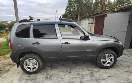 Chevrolet Niva I рестайлинг, 2014 год, 750 000 рублей, 3 фотография