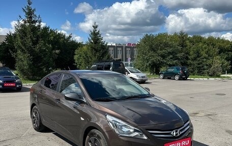 Hyundai Solaris II рестайлинг, 2015 год, 1 030 000 рублей, 1 фотография