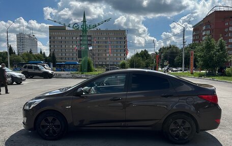 Hyundai Solaris II рестайлинг, 2015 год, 1 030 000 рублей, 4 фотография
