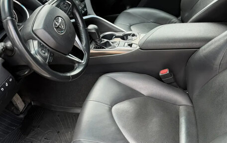 Toyota Camry, 2018 год, 2 550 000 рублей, 9 фотография