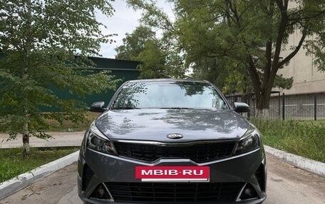 KIA Rio IV, 2021 год, 1 550 000 рублей, 2 фотография