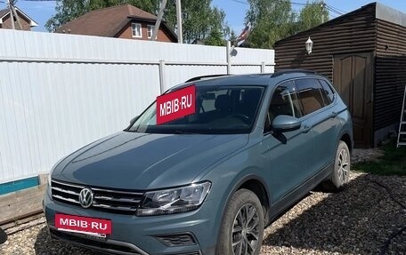 Volkswagen Tiguan II, 2019 год, 2 150 000 рублей, 2 фотография