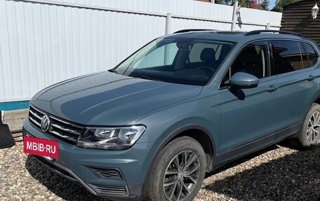 Volkswagen Tiguan II, 2019 год, 2 150 000 рублей, 8 фотография