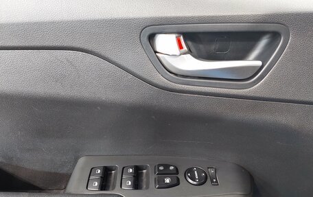 Hyundai Solaris II рестайлинг, 2021 год, 1 250 000 рублей, 20 фотография