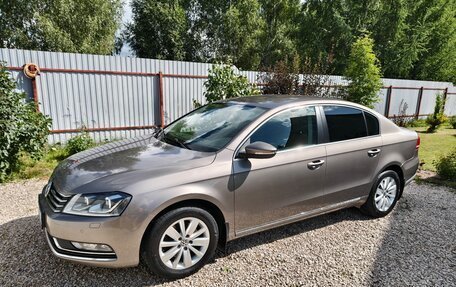 Volkswagen Passat B7, 2011 год, 1 050 000 рублей, 2 фотография