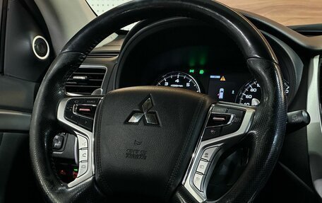 Mitsubishi Pajero Sport III рестайлинг, 2019 год, 3 290 000 рублей, 11 фотография