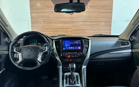 Mitsubishi Pajero Sport III рестайлинг, 2019 год, 3 290 000 рублей, 8 фотография