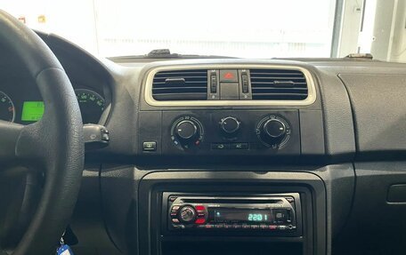 Skoda Fabia II, 2009 год, 300 000 рублей, 16 фотография