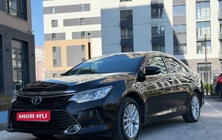 Toyota Camry, 2015 год, 2 300 000 рублей, 2 фотография