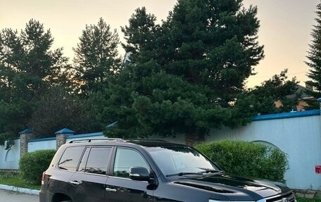 Toyota Land Cruiser 200, 2016 год, 4 150 000 рублей, 2 фотография