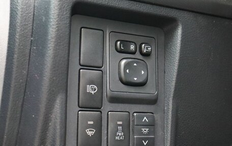 Toyota Land Cruiser Prado 150 рестайлинг 2, 2012 год, 2 650 000 рублей, 13 фотография