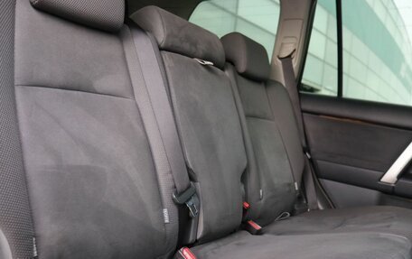 Toyota Land Cruiser Prado 150 рестайлинг 2, 2012 год, 2 650 000 рублей, 21 фотография