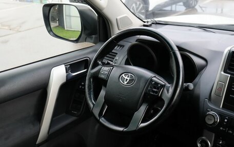 Toyota Land Cruiser Prado 150 рестайлинг 2, 2012 год, 2 650 000 рублей, 18 фотография
