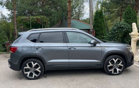 Volkswagen Taos, 2021 год, 3 000 000 рублей, 2 фотография