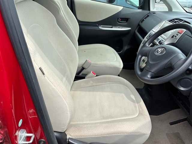 Toyota Ractis I, 2010 год, 887 000 рублей, 7 фотография
