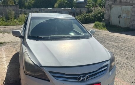 Hyundai Solaris II рестайлинг, 2015 год, 581 000 рублей, 1 фотография