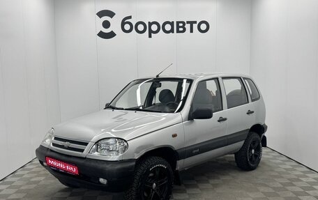 Chevrolet Niva I рестайлинг, 2004 год, 420 000 рублей, 1 фотография