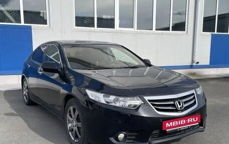 Honda Accord VIII рестайлинг, 2011 год, 1 300 000 рублей, 2 фотография