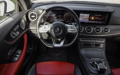 Mercedes-Benz E-Класс, 2019 год, 4 300 000 рублей, 5 фотография