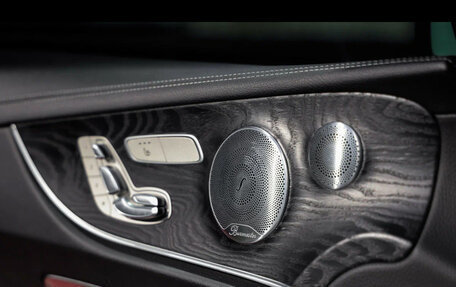 Mercedes-Benz E-Класс, 2019 год, 4 300 000 рублей, 13 фотография
