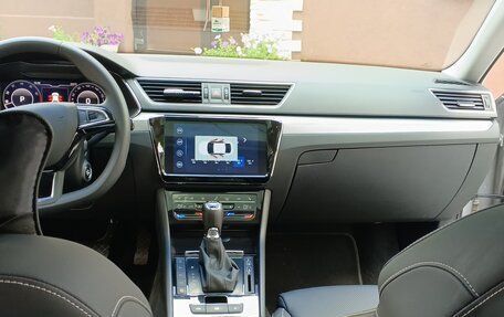 Skoda Superb III рестайлинг, 2025 год, 3 200 000 рублей, 9 фотография