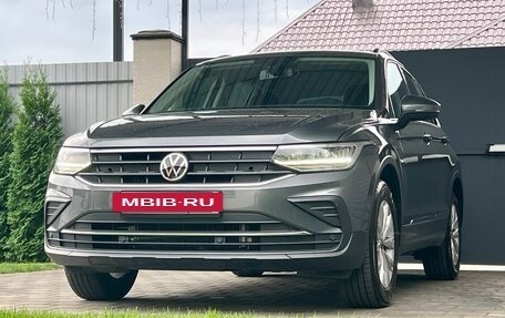 Volkswagen Tiguan II, 2020 год, 2 550 000 рублей, 3 фотография