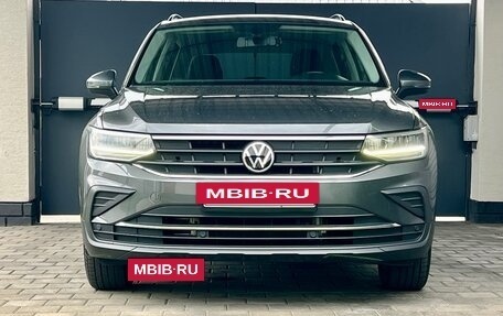 Volkswagen Tiguan II, 2020 год, 2 550 000 рублей, 2 фотография