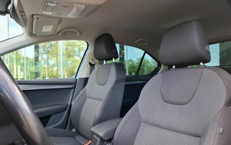Skoda Octavia, 2018 год, 1 990 000 рублей, 15 фотография