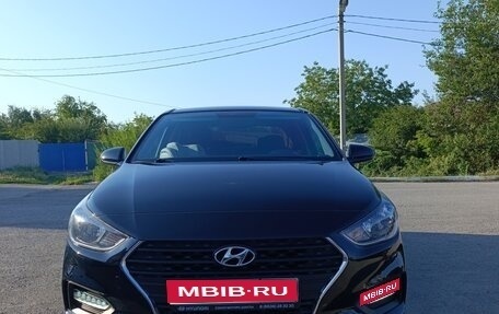Hyundai Solaris II рестайлинг, 2017 год, 1 250 000 рублей, 1 фотография