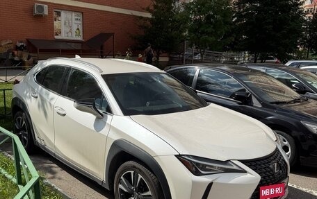 Lexus UX I, 2021 год, 3 450 000 рублей, 4 фотография
