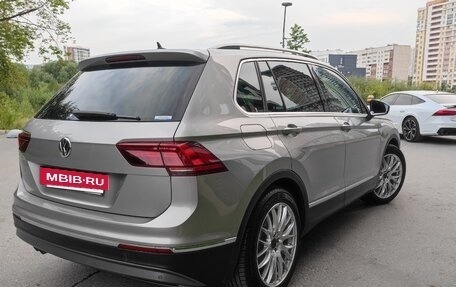 Volkswagen Tiguan II, 2018 год, 2 300 000 рублей, 4 фотография