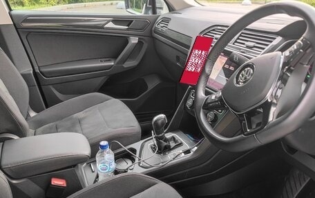 Volkswagen Tiguan II, 2018 год, 2 300 000 рублей, 10 фотография