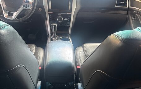 Ford Explorer VI, 2014 год, 1 550 000 рублей, 6 фотография