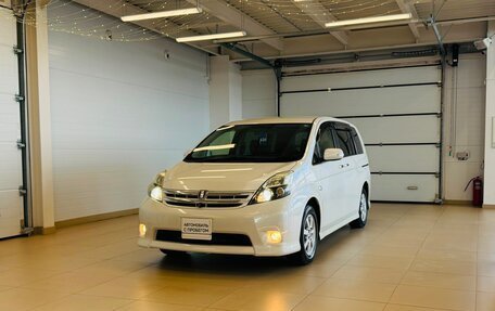 Toyota ISis I, 2012 год, 1 379 000 рублей, 2 фотография
