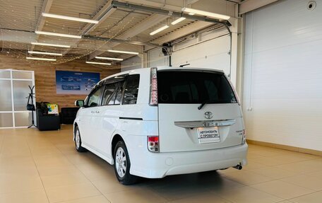 Toyota ISis I, 2012 год, 1 379 000 рублей, 4 фотография