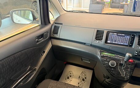 Toyota ISis I, 2012 год, 1 379 000 рублей, 14 фотография